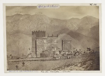 Château de Thorrent et vue du Canigou